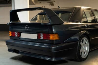 30万8750ユーロ（邦貨換算約5743万円）で落札された「メルセデス・ベンツ 190 E 2.5-16 エヴォリューションII」（C）Courtesy of RM Sotheby's