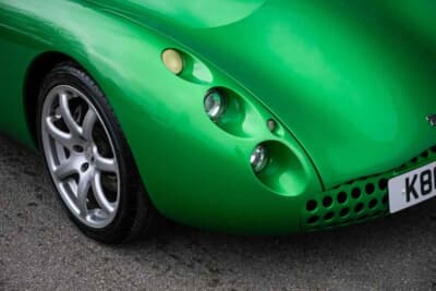 1万9125英ポンド(邦貨換算約404万円)で落札されたTVR「タスカン」(C)Iconic Auctioneers
