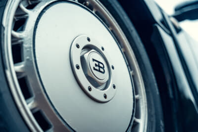 169万2500ユーロ（邦貨換算約3億1480万円）で落札された「ブガッティ EB112」（C）Courtesy of RM Sotheby's