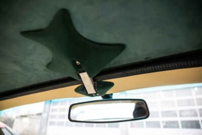 1万9125英ポンド(邦貨換算約404万円)で落札されたTVR「タスカン」(C)Iconic Auctioneers