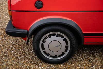 1万6875英ポンド（邦貨換算約359万円）で落札された初代フォルクスワーゲン「ゴルフGTI」（C）Iconicauctioneers
