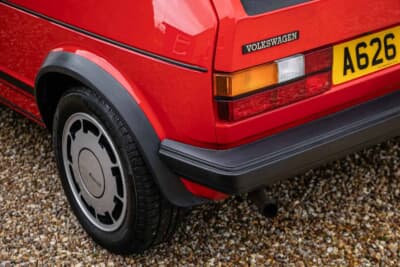 1万6875英ポンド（邦貨換算約359万円）で落札された初代フォルクスワーゲン「ゴルフGTI」（C）Iconicauctioneers