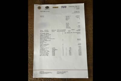 1万9125英ポンド(邦貨換算約404万円)で落札されたTVR「タスカン」(C)Iconic Auctioneers