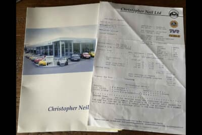 1万9125英ポンド(邦貨換算約404万円)で落札されたTVR「タスカン」(C)Iconic Auctioneers