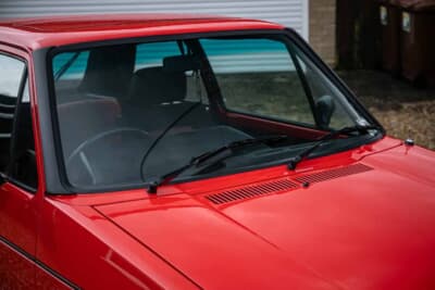 1万6875英ポンド（邦貨換算約359万円）で落札された初代フォルクスワーゲン「ゴルフGTI」（C）Iconicauctioneers