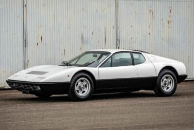 43万8125ユーロ（邦貨換算約8106万円）で落札された「フェラーリ 365BB」（C）2026 Courtesy of RM Sotheby's
