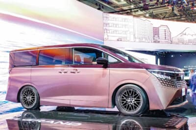 日産 エルグランド：柔らかい曲線メッシュがポイントとなるレオンハルト レギーレン。21か22インチを履かせる想定でピックアップした。※パソコン上でマッチングさせたCGであり実際の装着可否は未検証