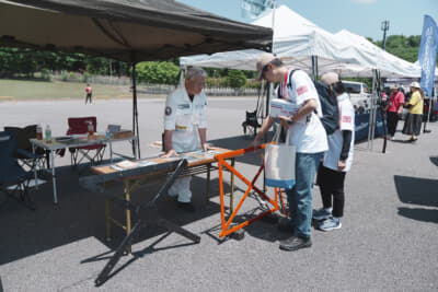 HAI-東山自動車工業ブースのアンダーブレース