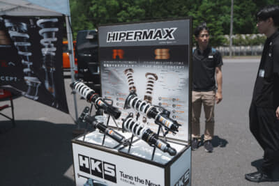 出展していたHKSブース