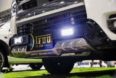 ifuuハイエース：デザートラインはLEDフォグを内蔵する