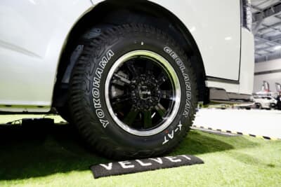 ifuuハイエース：ホイールは、ヴェルヴェットV9をジオランダーとセットで装着する