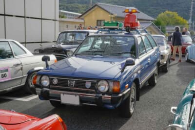 スバル レオーネ ツーリングワゴン:イベント会場の車両保管所でひときわ目を惹く