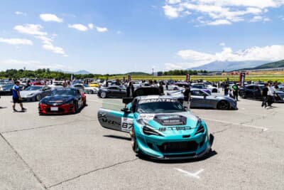富士スピードウェイに約800台が集合した熱気あふれる会場