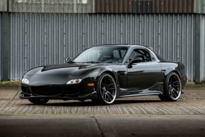 1万6875ポンド（邦貨換算約359万円）で落札されたマツダ「RX-7」（C）Iconicauctioneers