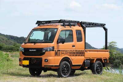 スズキ スーパーキャリイ:ブラックのフロントグリルやバンパーも純正部分。車高をアップし、タイヤを変えることで完成度は高まった