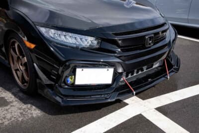 ホンダ シビック:フロントバンパーにはカナードやコネクションロッドを装着して迫力を増す