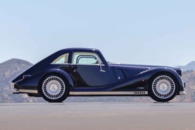 モーガン ミッドサマー・クーペ:斜め前方から佇む気品あふれるフロントマスク
