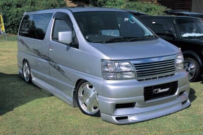 日産 E50型エルグランド：パンドラのフルエアロに、ホイールはボルク・プレステージ（18×8.5）を組み合わせる
