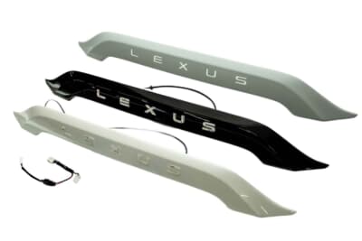 レクサス LBX：ブラックとホワイトにくわえて自由に塗装できる未塗装品もラインアップする