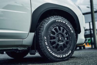 トヨタ プロボックス:アウトドアスタイルを作り上げるオープンカントリーのタイヤを装着する