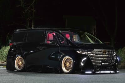 トヨタ アルファード：昔ながらのVIPスタイルを彷彿とさせつつ新しい方向性を示すフォルム