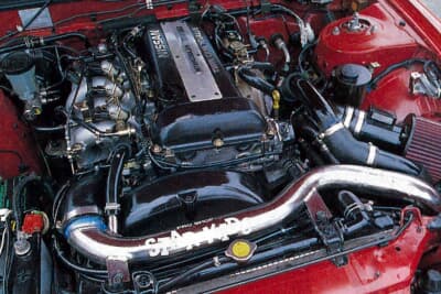 日産 180SX:SR20DET型の内部はノーマルのまま、強化インテークパイプやアペックス制御を加えてスターキッズが周辺チューンを施す