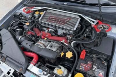 1万〜1万2000ポンド（邦貨換算約215万〜258万円）で現在も販売中のスバル インプレッサWRX STI SpecD (C)Iconicauctioneers