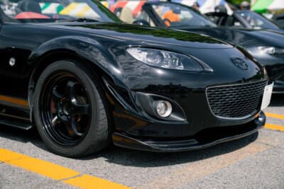 マツダ NCロードスター:ワーク・マイスター17インチホイールにヨコハマ アドバンネオバ AD09の205/45R17を前後同サイズで装着する。ホイールとキャリパーのクリアランスはギリギリだ