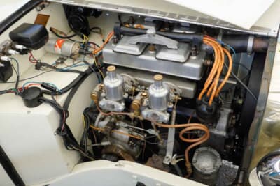 ライレー 9スペシャル：直列4気筒エンジンは半球形燃焼室を備えた本格的なユニットだ