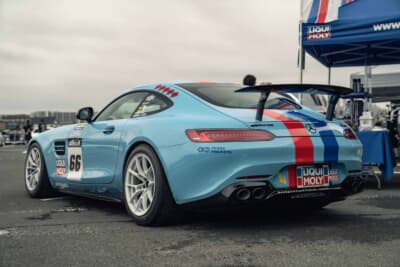 メルセデスAMG GT S：オリジナルのマウントで14センチ延長された純正リアウィング以外はノーマル形状をキープしたストイックなリア周り