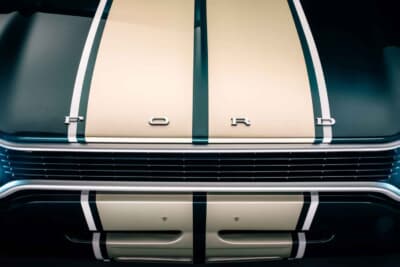 フォード エスコートMk1 RS：レーシングストライプが施された美しいフロントフードに目を奪われる