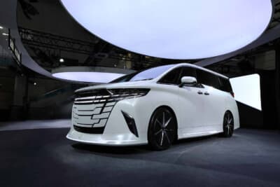 アルファード モデリスタ コンセプト（東京オートサロン2026出展時）：フロントスポイラーはボトムに向かって広がるデザインを採用