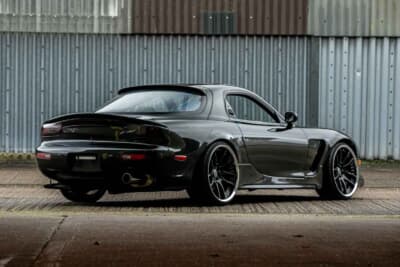 1万6875ポンド（邦貨換算約359万円）で落札されたマツダ「RX-7」（C）Iconicauctioneers