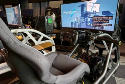 ZENKAIRACING大阪：ZENKAIRACING独自の4.1軸モーションシミュレーター、FANATEC製の機材を組み合わせた最新コクピット