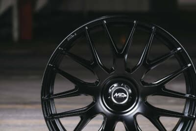 MIDエクスクルーシブ029M:上品な2×9メッシュスポークと美麗なセンターパッケージデザインが高級感を演出する