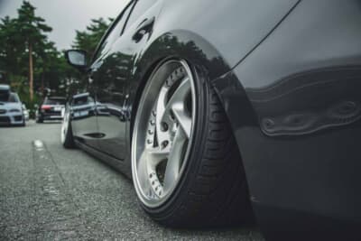 マツダ アテンザワゴン:リアはリム深の O・Zトルネードを履かせる。サイズは18×10J インセット38。この深リム感、最高にクールだ