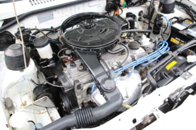 フォード フェスティバ 1.3S ホットエクステリア:1.3Lの直列4気筒SOHCエンジン