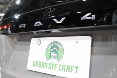トヨタ RAV4:アーバンオフクラフトはヨンク車両を得意とするお店。タイヤ&ホイール専門店のクラフト内にあるから入りやすい