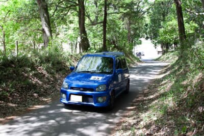 スバル プレオ:最年少参加者として親子でデイラリーに臨み見事に入賞を果たした渡辺クルーの愛車