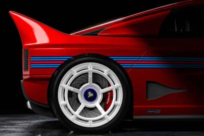 キメラ EVO38:情熱的なベルモットレッドに塗装された特別なボディが輝きを放つ