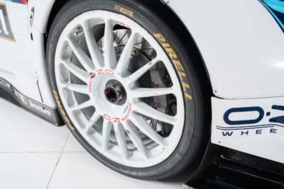 55万2000ユーロ（邦貨換算約1億156万円）で落札されたアルファ ロメオ「155 V6-TI DTM」（C）Bonhams