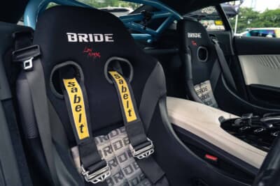メルセデスAMG GT S：インテリアはBRIDE製のフルバケットシートをドライバー席・助手席ともに装備。JDMなテイストがインテリアのアクセントになっている