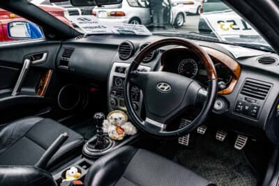 ヒュンダイ(ヒョンデ)クーペ:輸入車でありながら日本車と同じ右ウインカー配置を採用した右ハンドル仕様