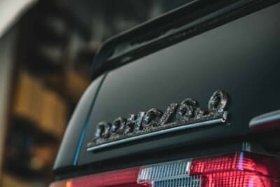 メルセデス・ベンツ560SEL AMG 6.0-4V：「DOHC/6.0」の4文字が、このクルマの正体を静かに物語っている