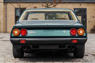 8万9125ユーロ（邦貨換算約1640万円）で落札された「1983年式フェラーリ400i」（C）Courtesy of RM Sotheby's