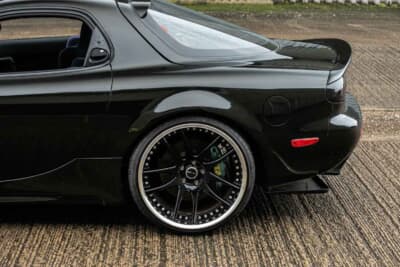 1万6875ポンド（邦貨換算約359万円）で落札されたマツダ「RX-7」（C）Iconicauctioneers
