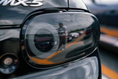 マツダ NCロードスター:社外LEDテールランプへの換装とMX-5バッジへの変更が施されている