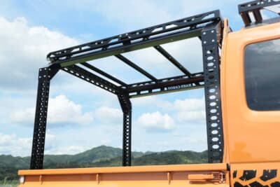 スズキ スーパーキャリイ:濡れたウェットスーツもココに掛けて乾かすことができるし、重宝しそうとオーナーの“Ms“さんは語っていた