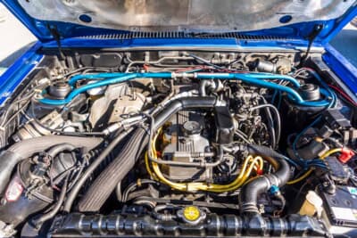 三菱 スタリオン 2600GSR-VR：2600GSR-VRに搭載された2.6リッターターボエンジン。CUSCOのタワーバーを装着している