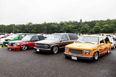 アメ車をはじめとする輸入車の姿も多数
